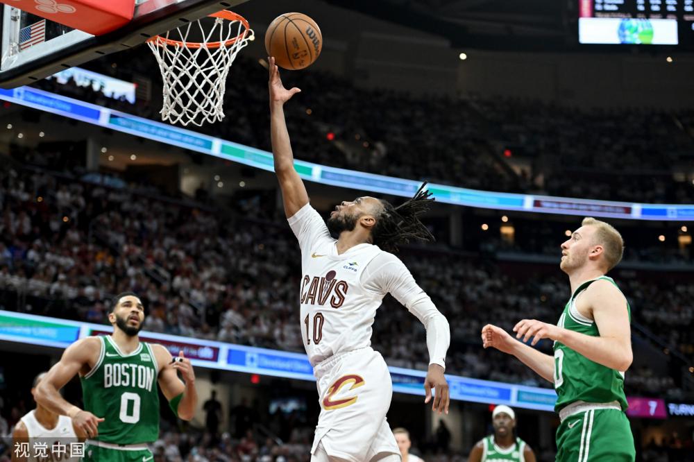 许多高管依 许多高管依