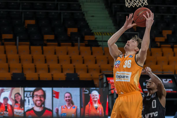 育场馆的上 育场馆的上